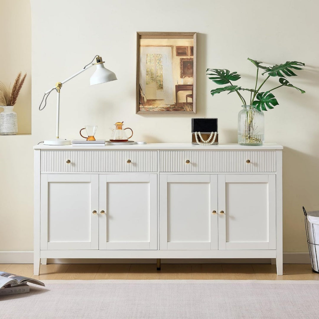 Sideboard verbindet 2 Schubladen und goldfarbene Griffe