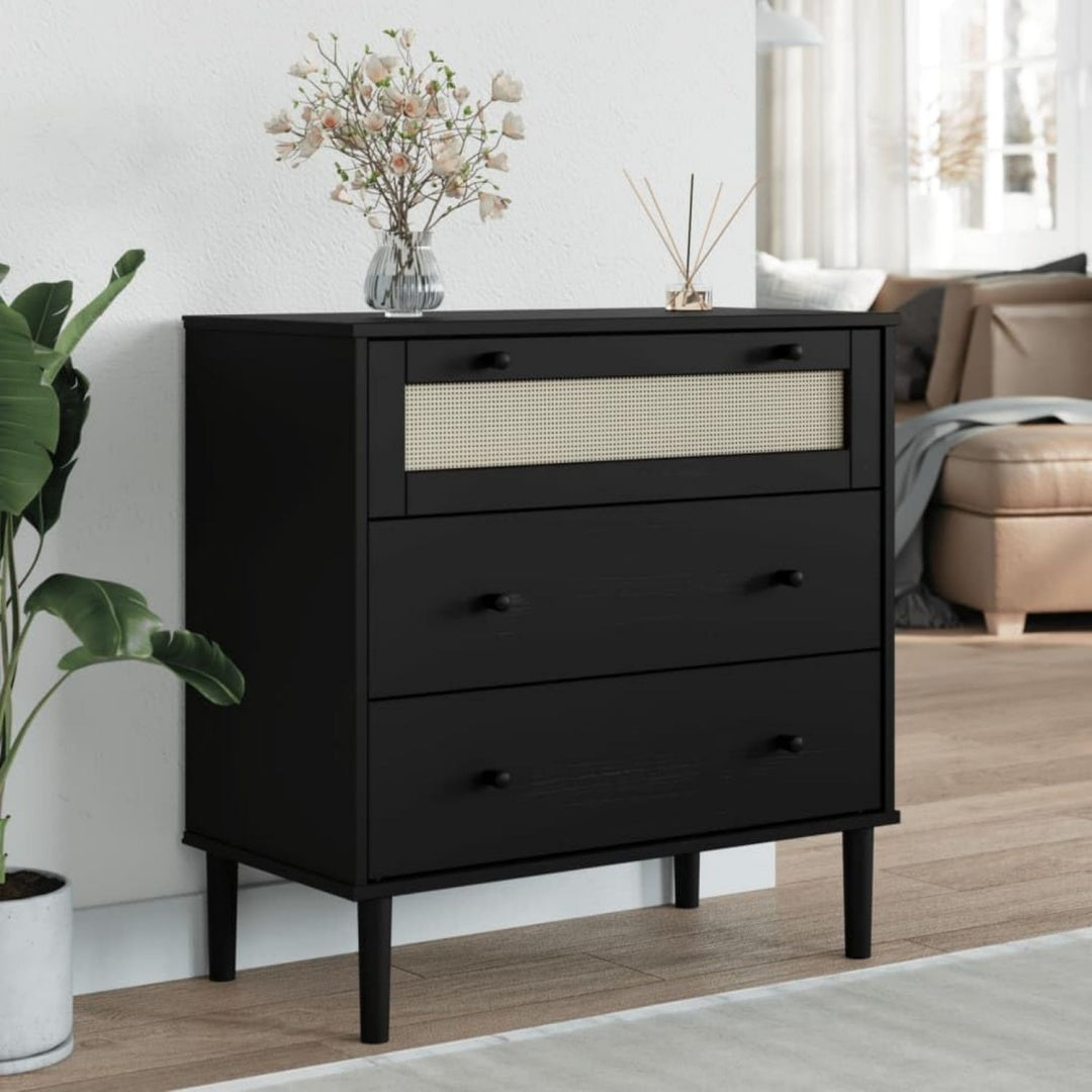 Flechtoptik trifft auf Schubladen an dem Sideboard