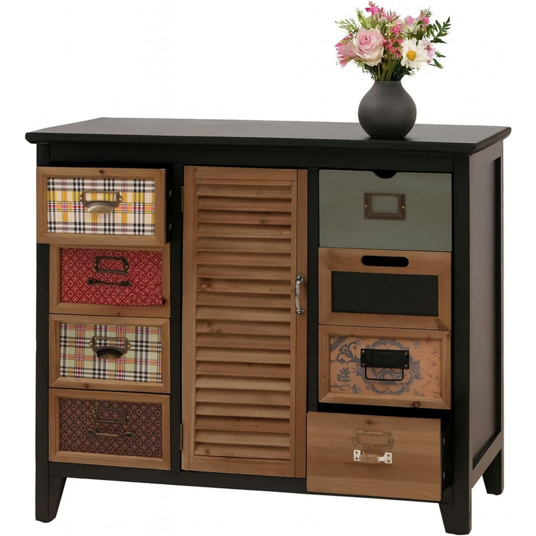 Das Sideboard nimmt mit 80 x 91 x 40 cm Gestalt an