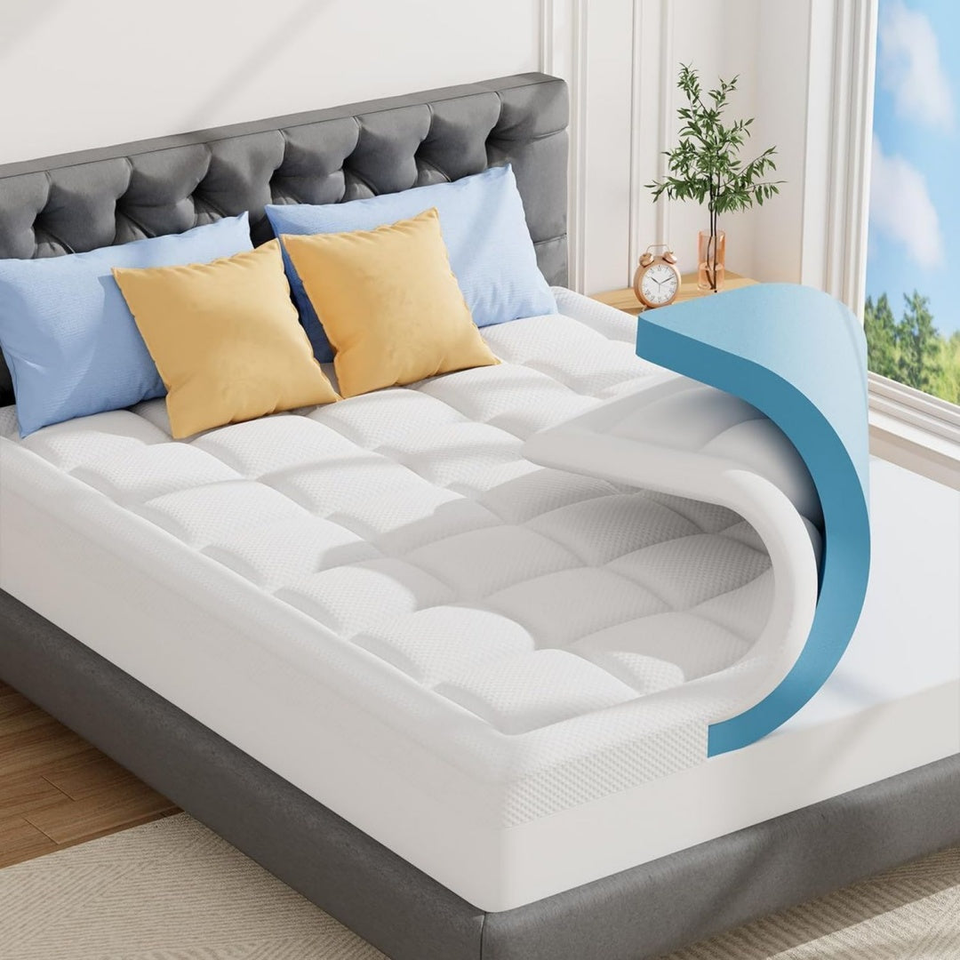 Gerundete Konturen ergaenzen das Boxspringbett