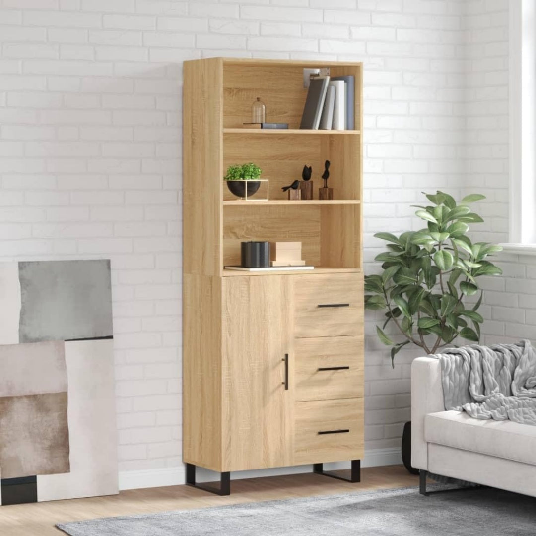 Geschlossener Stauraum an dem Hochschrank in Eichenbraun