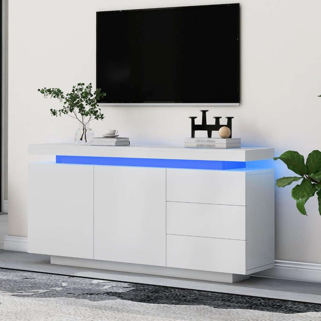 Sideboard verbindet LED Beleuchtung und einen hydraulischen Mechanismus